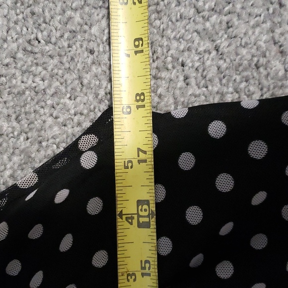 Kim & Cami Polka Dot Sleeveless Top - Picture 12 of 15